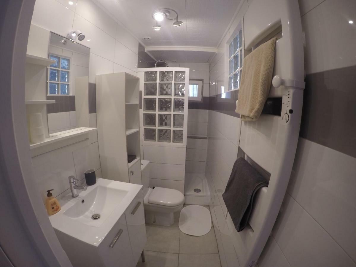 La Cle - Climatisation - Wifi - Parking Gratuit A Proximite Apartment Hyeres Exterior photo